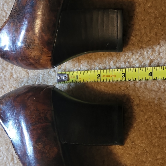 Antiqued Brown Tassel Heels - Picture 7 of 8